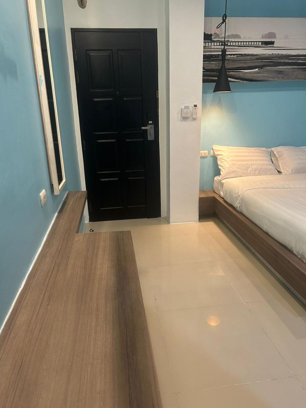 Hotel The Journey Patong New Buitenkant foto